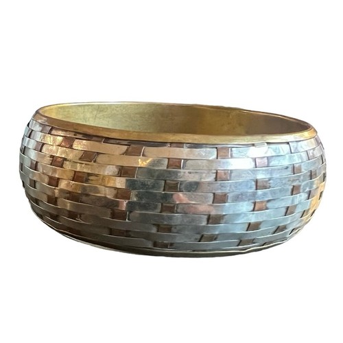 Vintrage tri color metal - silver, gold, bronze basketweave bangle - Picture 10 of 13