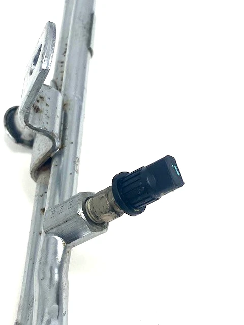 Ford Fuel Rail Assembly fits XL3E-9F792-G6H Expedition 4.6L Gas W/Return 03-04 - Image 2 of 2