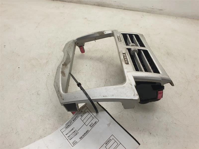 Toyota Yaris 2007 montaje de bisel de tablero  Foto 4 de 4