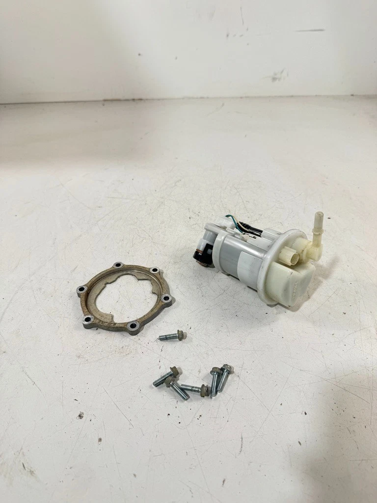 2021 YAMAHA YZ450F OEM FUEL PUMP, BOLTS, BRACKET BHR-13907-00-00 #126