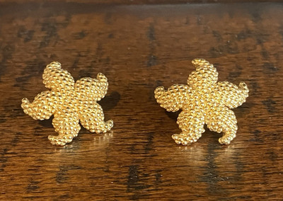 14K Yellow Gold Signed JIL Starfish Earrings Popcorn Textured Pierced Post 3.93g