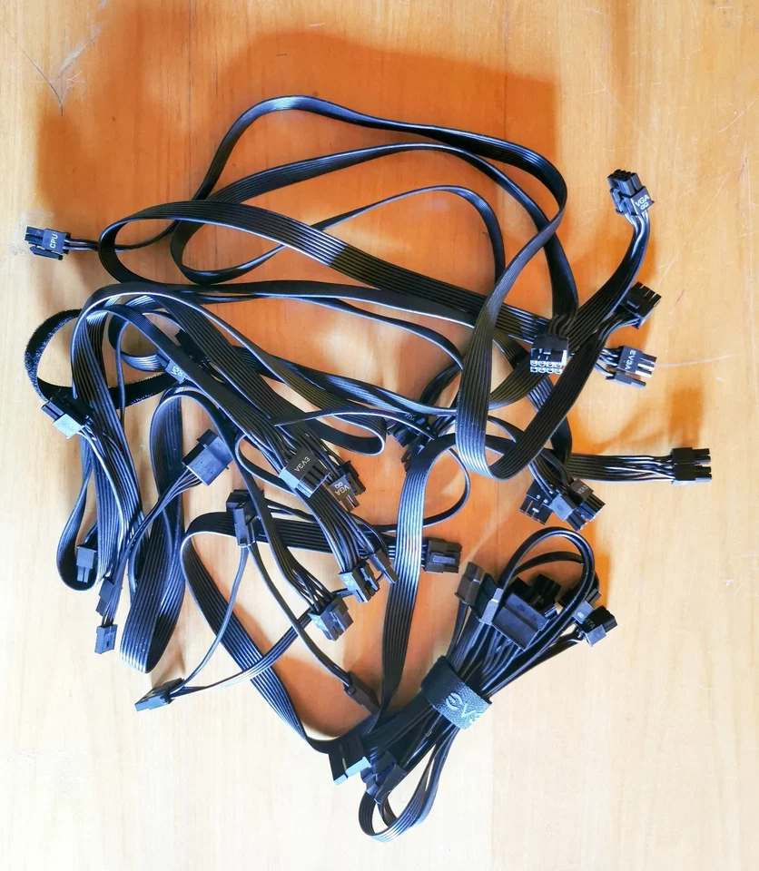 EVGA 1000 GQ 80+ Gold 1000W Power Supply – Semi-Modular PSU, High Efficiency - Immagine 2 di 3