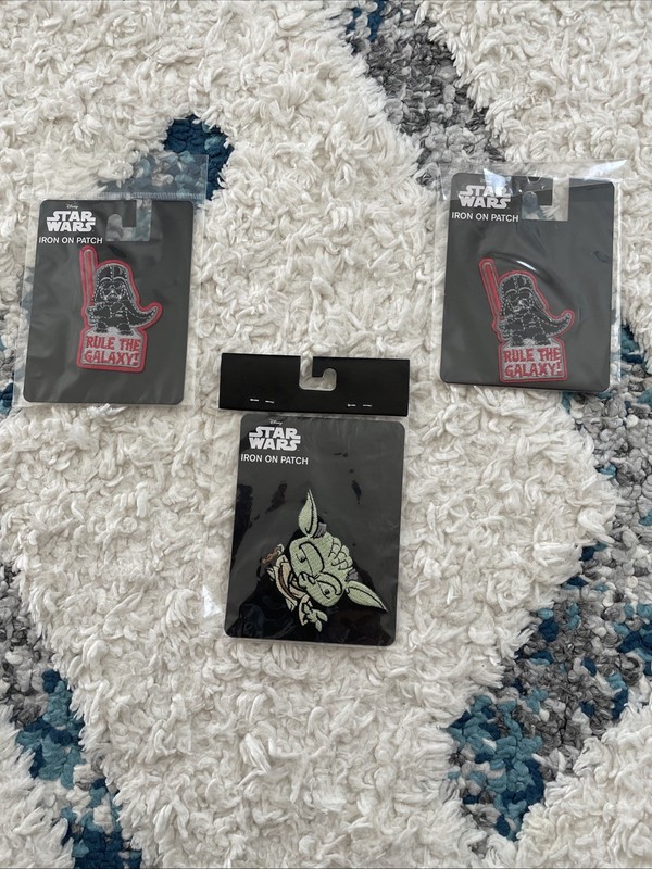 3 Disney Star Wars Iron Patches Darth Vador Baby Yoda Sealed Never Opened