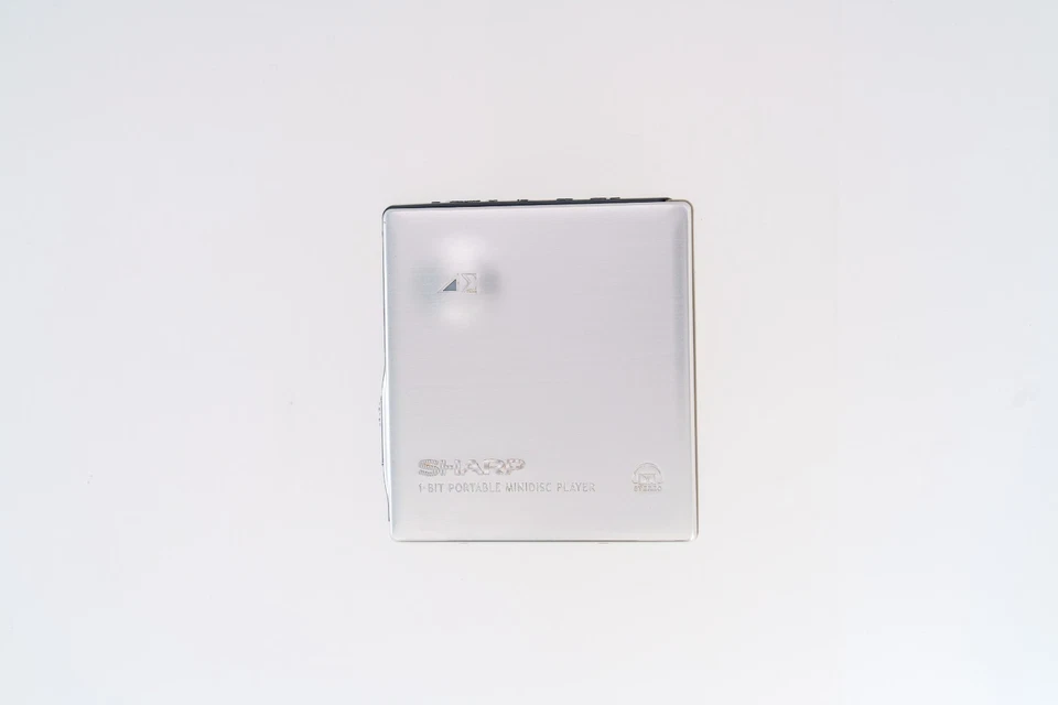 Sharp auvi MD-DS8-H 1-Bit Amp MiniDisc Player (Silver) [DEMO / PLAYS] - Image 2 of 4