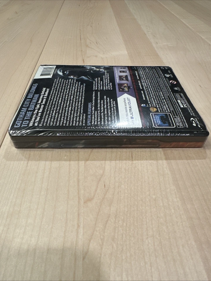 NEW! Batman DARK KNIGHT RETURNS Blu-Ray DELUXE STEELBOOK Target EXCLUSIVE DC DVD - Image 4 of 4