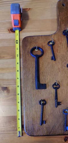 Skeleton Key Hanging Wall Display Walnut Wood Board Decor Cast Iron Vintage Keys - Picture 5 of 9