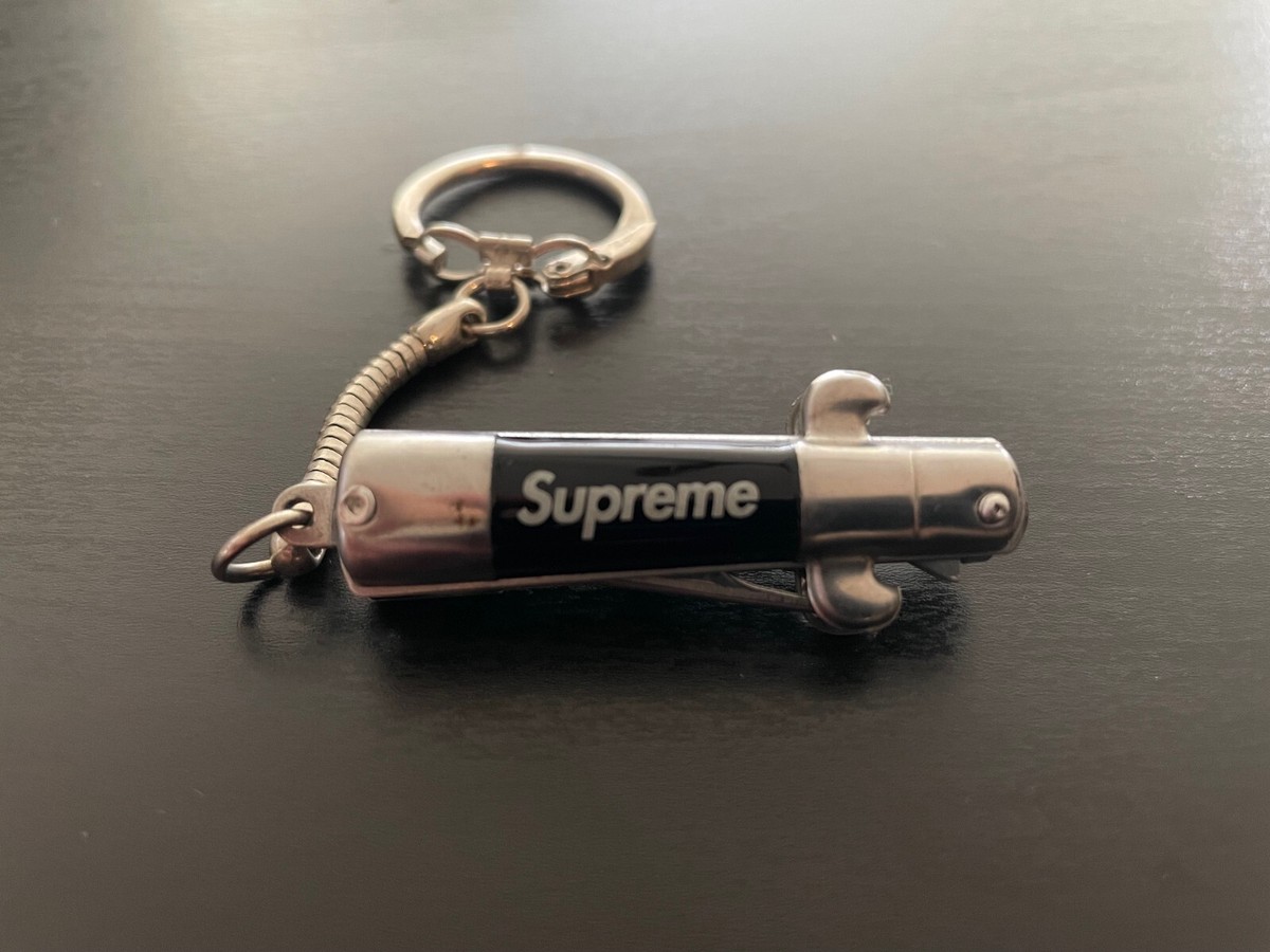 Supreme Roach Clip Keychain Black SS11 Box Logo | eBay Supreme Roach Clip Keychain Black SS11 Box Logo | eBay
