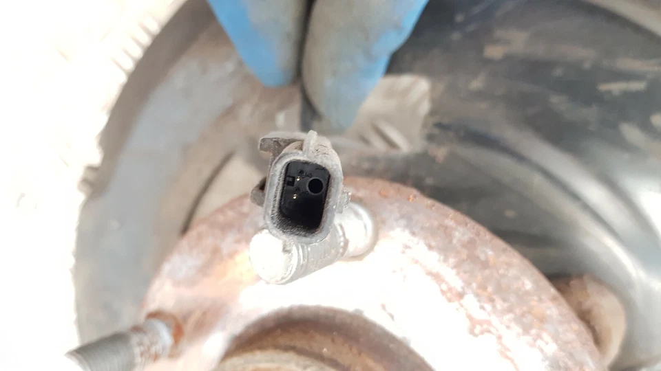 INFINITI M30D 175KW LHD ПЕРЕДНЕЕ ПРАВОЕ КОЛЕСО ПОДВЕСКА СТУПИЦА ШПИНДЕЛЬ КОСТЯШКИ - Изображение 3 из 4