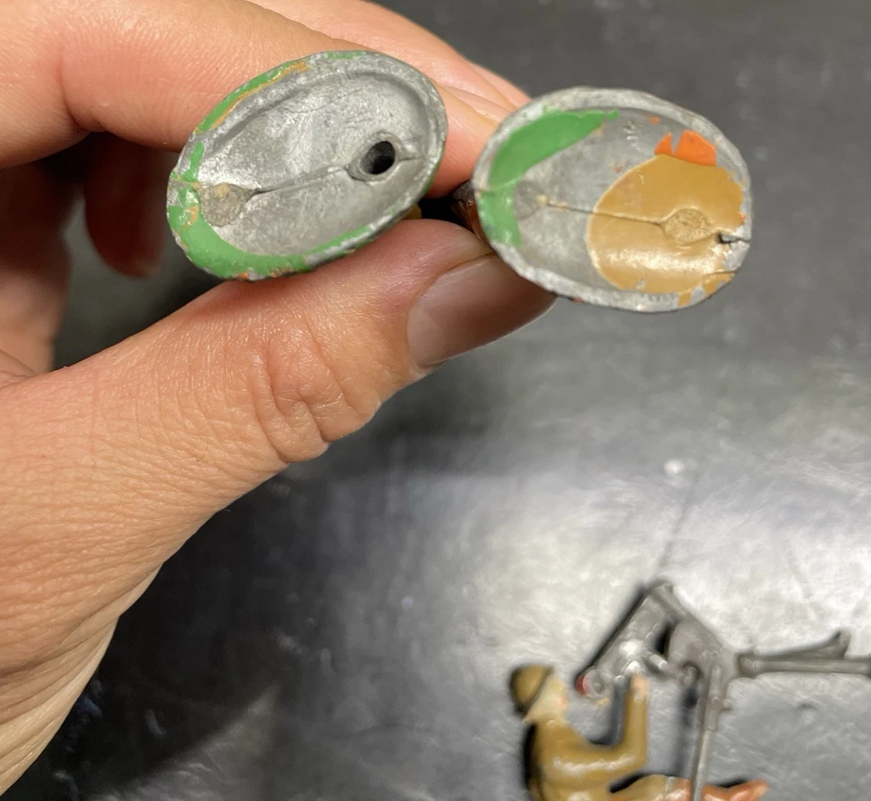 Soldados de juguete vintage (14 piezas) “Dime Store Soldiers” años 30/40 sin marcas hechas Foto 4 de 4