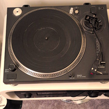 Limit Quartz Direct Drive Turntable Pitch Control 33/45 Black
