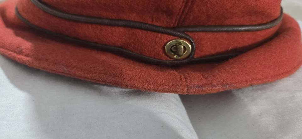 Sombrero de cubo de lana Coach vintage dorado Turnlock óxido marrón forro exclusivo P/pequeño Foto 2 de 4