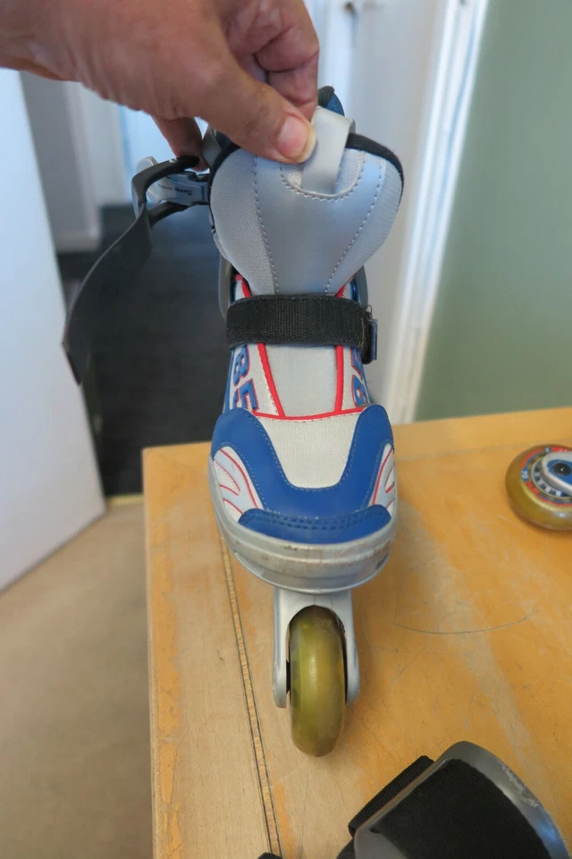 HY SKATES - JUNIOR INLINE ROLLSCHUHE VERSTELLBAR GR 34-36 + EXTRAS ANSEHEN - Bild 4 von 4