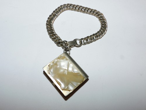 BRACCIALE PESANTE VINTAGE TONO ARGENTO CON MOP BOOK CHARM CUSTODIA PER MEDAGLIONE ROSARIO - Foto 4 di 6