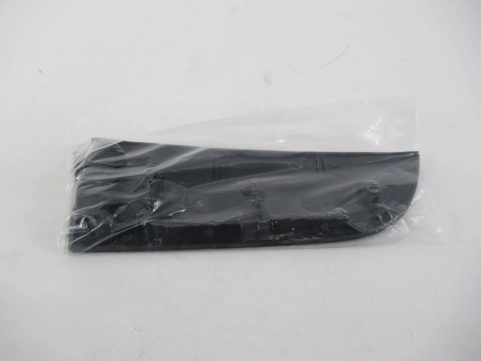 Cubierta de marco trasero derecho pasajero genuino OEM Nissan 822D2-ZJ60A 2007-2013 Sentra Foto 3 de 3