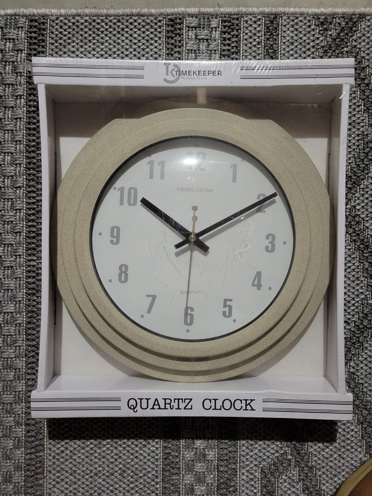 Timekeeper CM3004R6 11" Round Decorative Wall Clock, New!