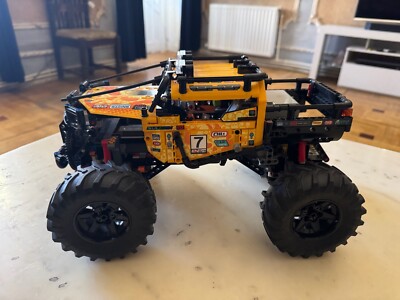 Lego Minifigures Lego 42099 LEGO TECHNIC: 4X4 X-treme Off - Main Image