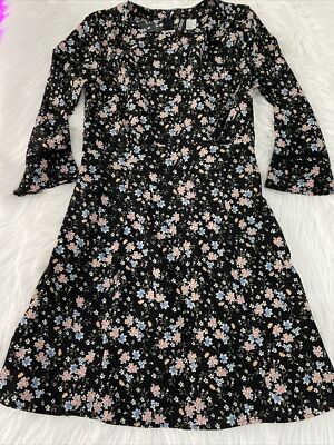 HM divided black floral light weight dress size 6 sinched waist