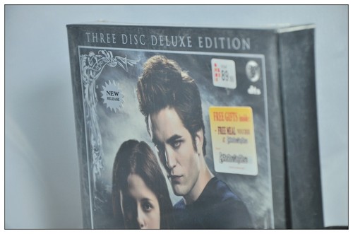 Twilight 3 Disc Special Deluxe Edition DVD9 FREE New Moon movie Illustrated book - Picture 8 of 8