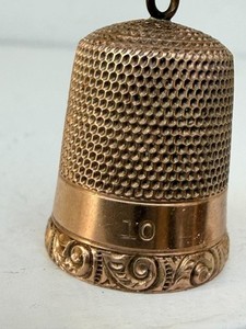 Vintage 10k  solid gold thimble size 10 monogrammed loop top