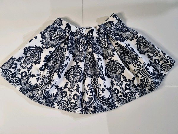 Boohoo Pleated Skater Skirt UK Size 10 Navy And White Damask Style Pattern
