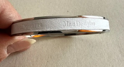 JONC METAL ARGENTé AVEC FERMOIR CLIQUET DESSUS CUIR BLANC MAC DOUGLAS - Photo 1/4