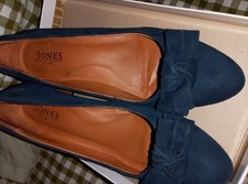 Ladies Size 6 Jones Navy Blue Faux Suede Small Heeled Shies