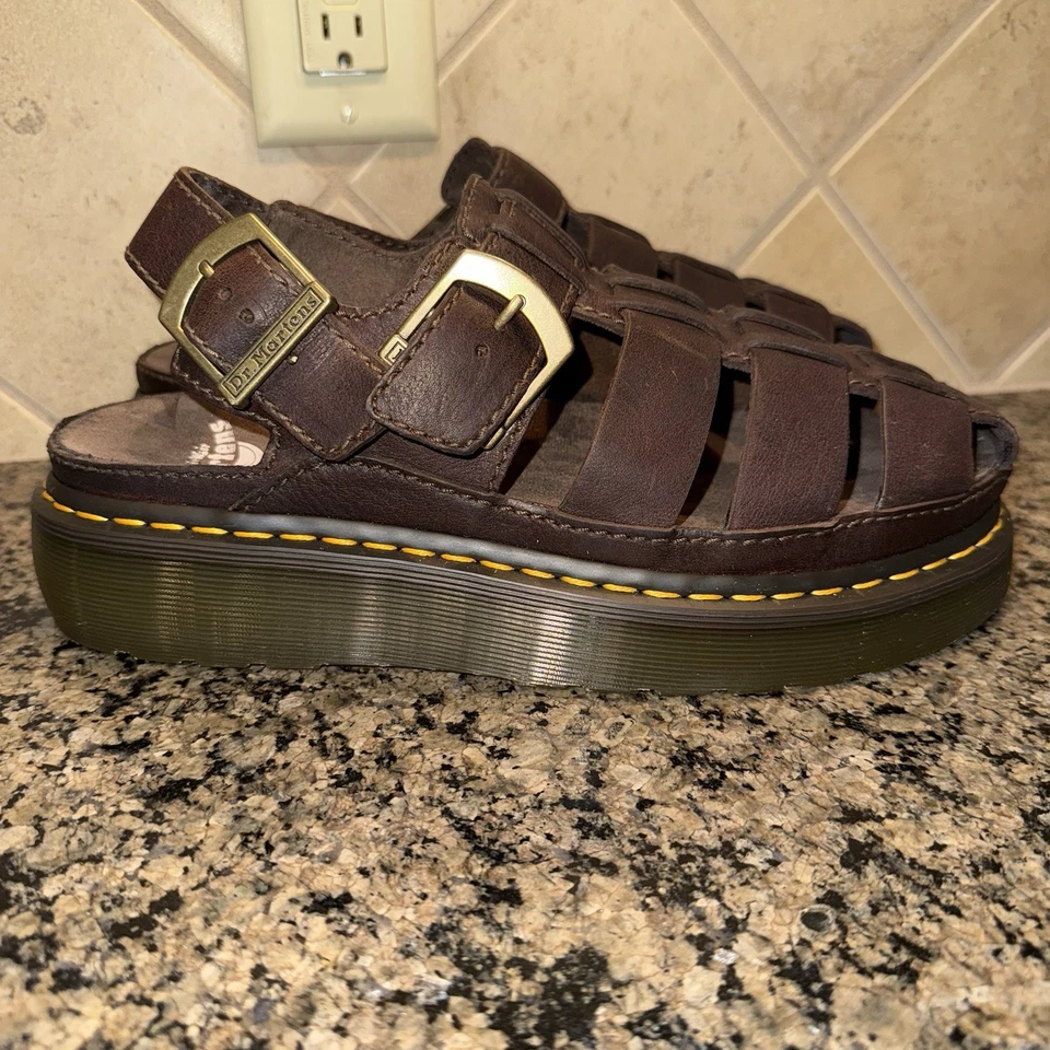 Sandalias de pescador Dr. Martens Wrenlie Grizzly de cuero marrón para hombre 10 gruesas Foto 2 de 4