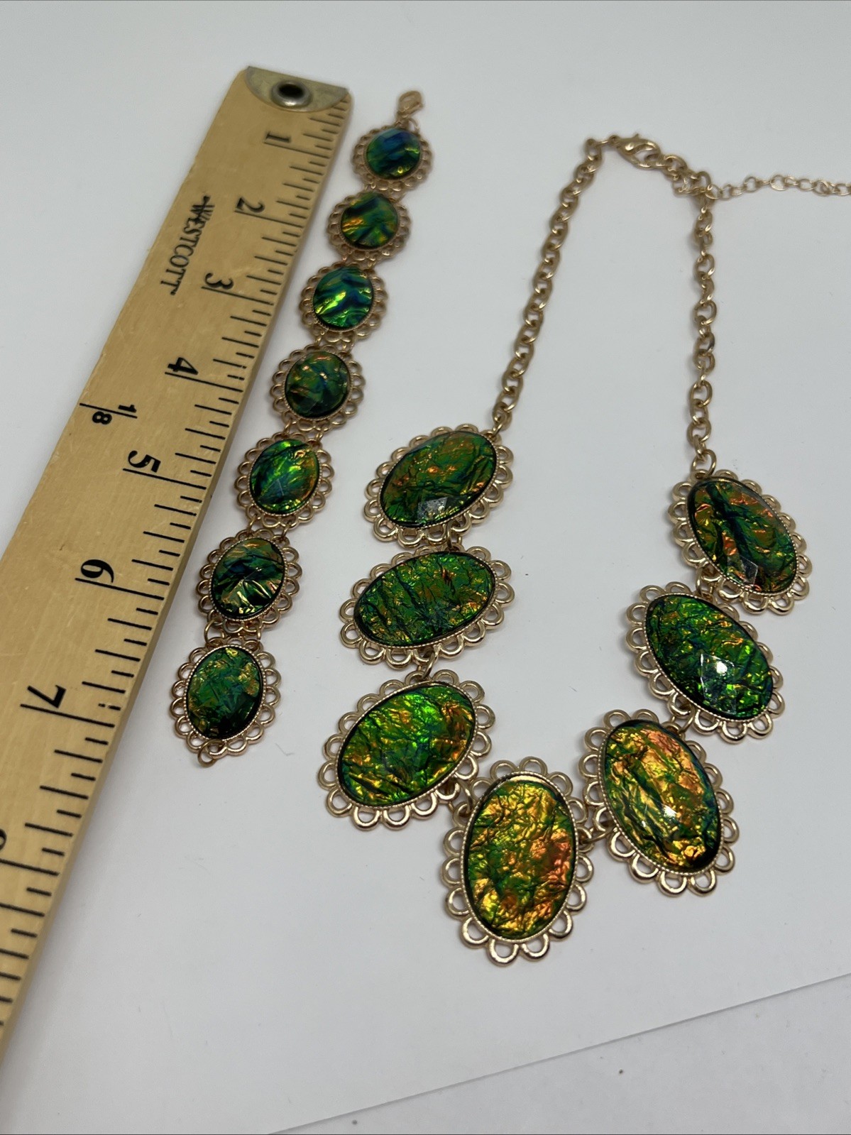 Beautiful Iridescent Green Statement Goldtone 15”… - image 6