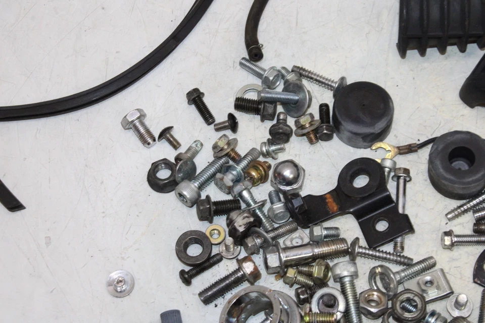 1997 KAWASAKI VULCAN 1500 VN1500A OEM ENGINE MOUNTING BOLTS HARDWARE SCREWS - Image 4 of 4