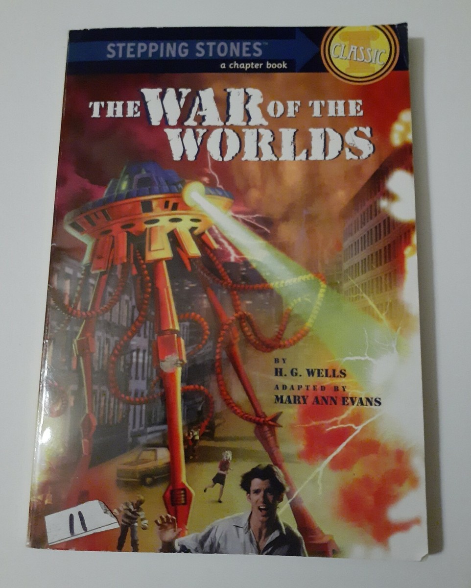 Lot of 2 H. G. WELLS Paperback Books - The War Of The Worlds