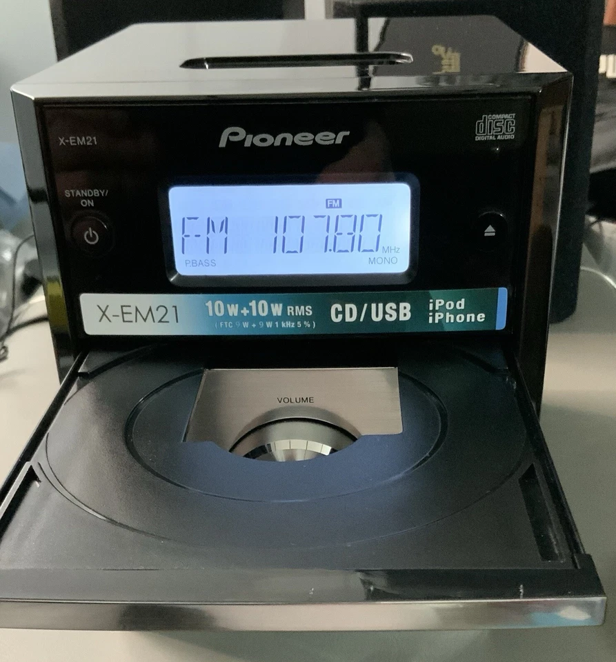 Pioneer CD Player Radio Combo With Remote - Image 3 of 4