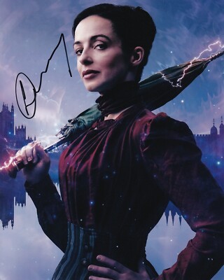 LAURA DONNELLY signed Autogramm 20x25cm THE NEVERS in Person autograph COA