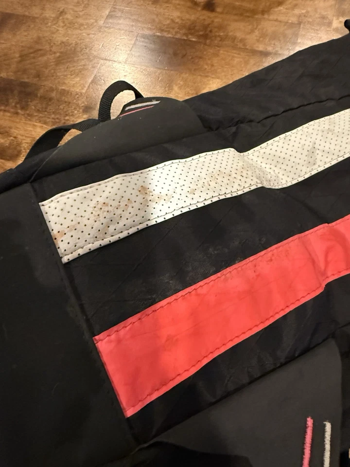 APIDURA Rapha 马鞍包 黑色 Hi Vis 粉红色 状况良好 — 第 4/4 张图片