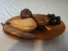 Vintage Wood Hand Carved Mixed Fruit And Vegetable Mid Century 6 Pieces