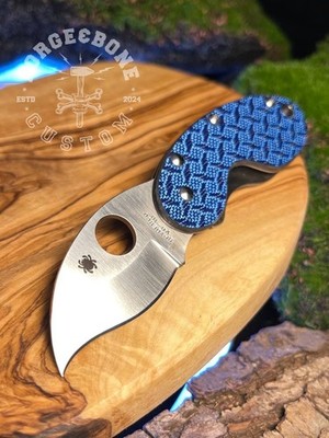 Spyderco Cricket Blue Nishijin Glass Fiber VG-10 C29GFBLP