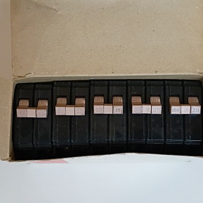 Cutler-Hammer CH220 20A Plug-On Safety Breaker 2-Pole 120/240V AC 5 Pack
