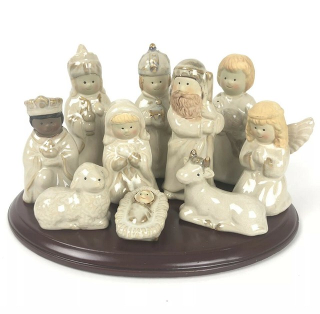 Kirkland's Potters Garden glazed ceramic Nativity Scene Wooden Base New