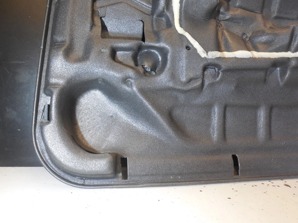 Карта звукового пароизоляции передней правой двери 2000 Audi A4 B5 - Изображение 2 из 4