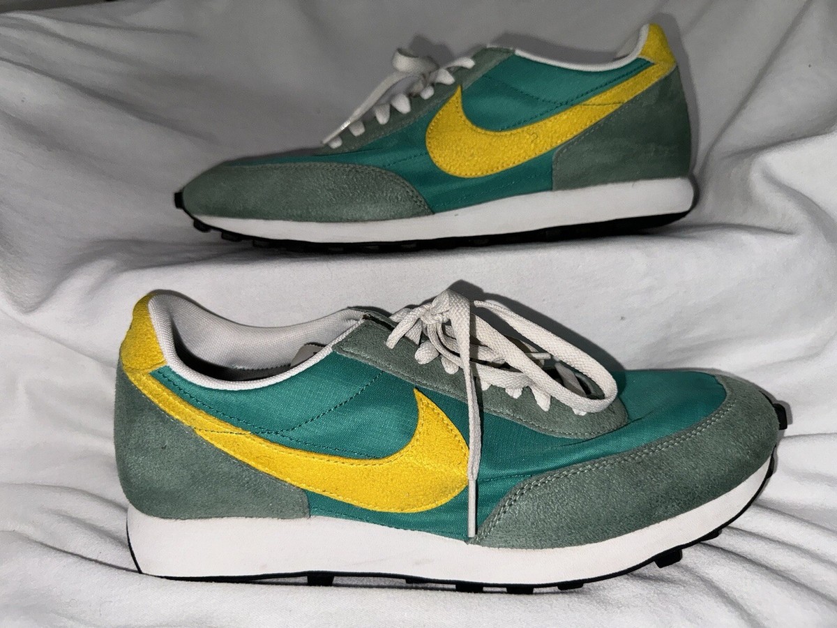 Size 11 Nike Daybreak SP Neptune Green Excellent Condition!