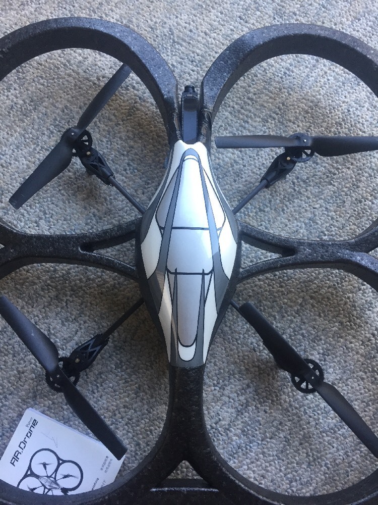 AR Parrot Drone 1.0 Quadcopter Air Base Flying Video Game