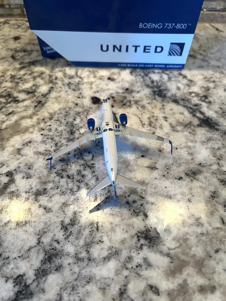 1:400 Gemini Jets United Boeing 737-800 N37267 GJUAL1803 1:400 *Read Desc*🔥 - Image 4 of 4