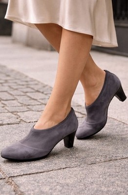 Ecco Suede Ankle Booties Gray US 8 Shoes Heeled Slip On EU 39 Comfort Portugal
