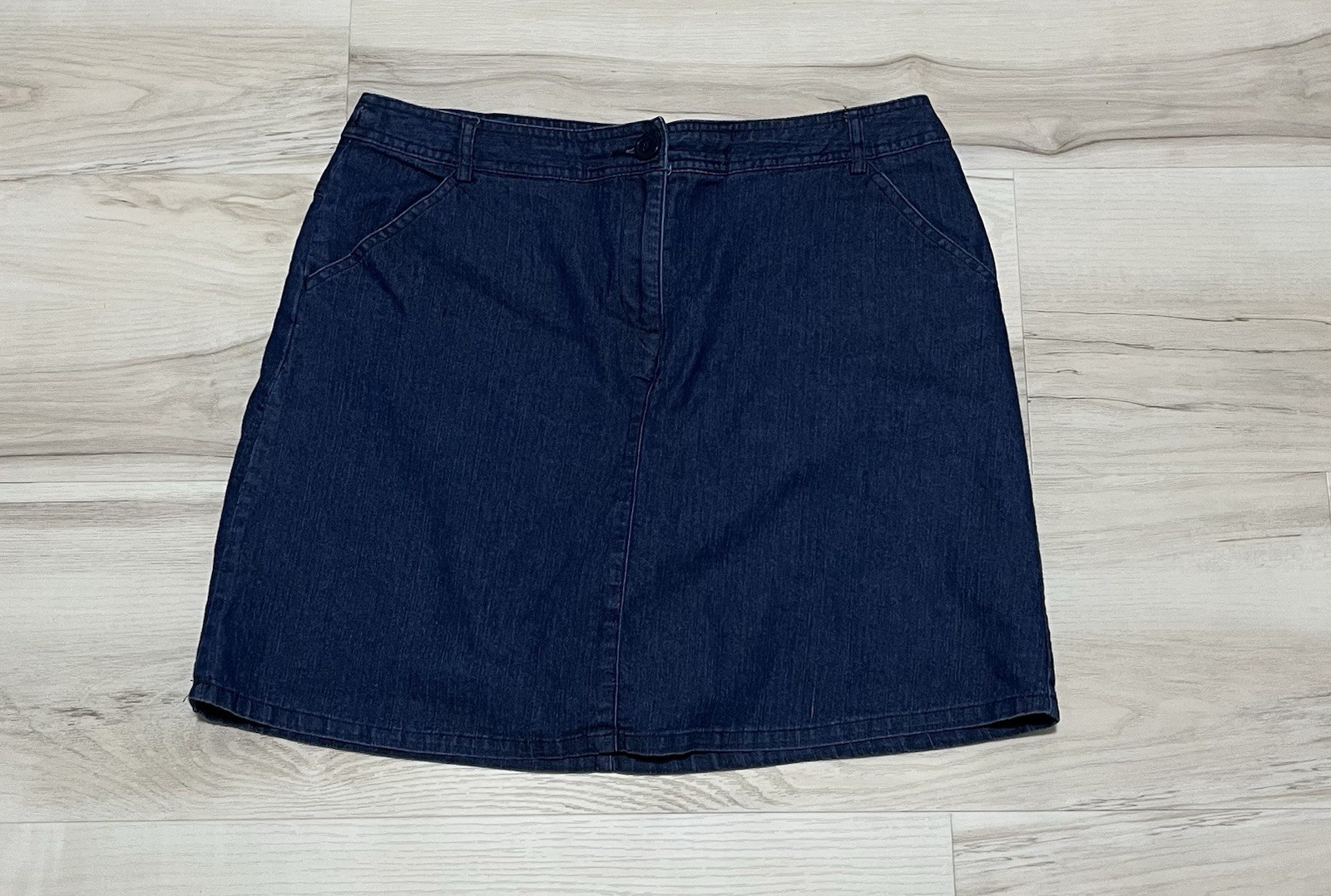 White Stag Women's Dark Wash Denim Skort Size 6 A-Line Blue Jean Skirt Casual