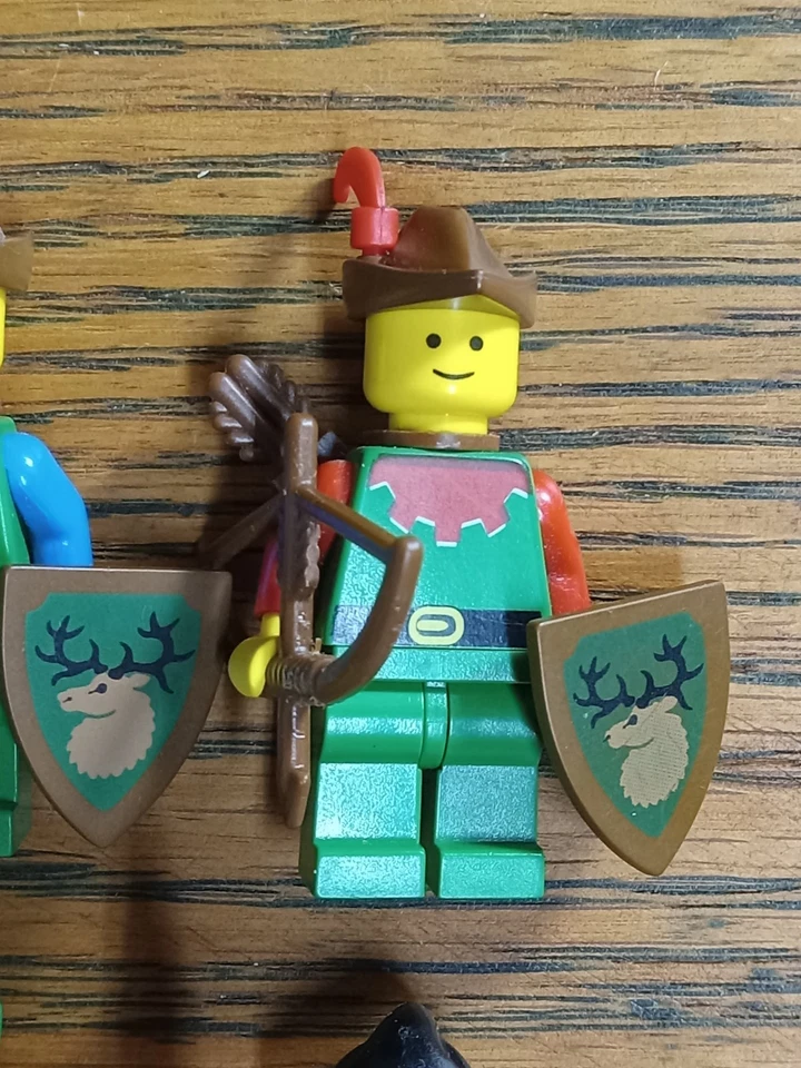 Lego Castle Forestmen 6071 Forestwoman Plume Knights Robin Hood Minifigure Lot - Image 4 of 4