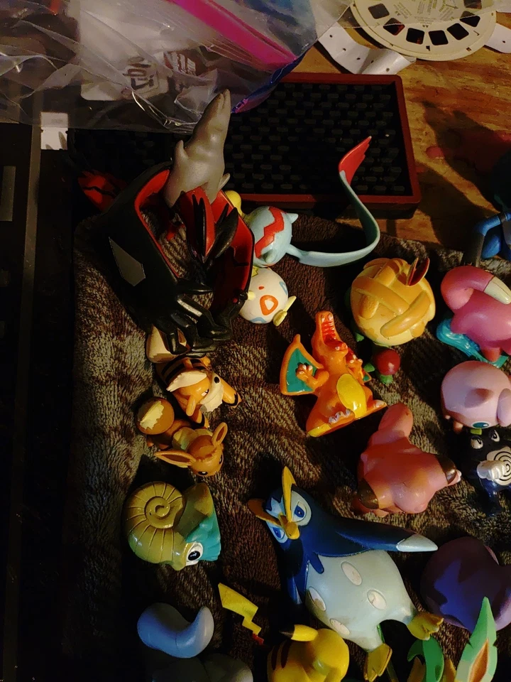Aprox 80 Figuras Pokemon Vintage Colección Instantánea Foto 3 de 4