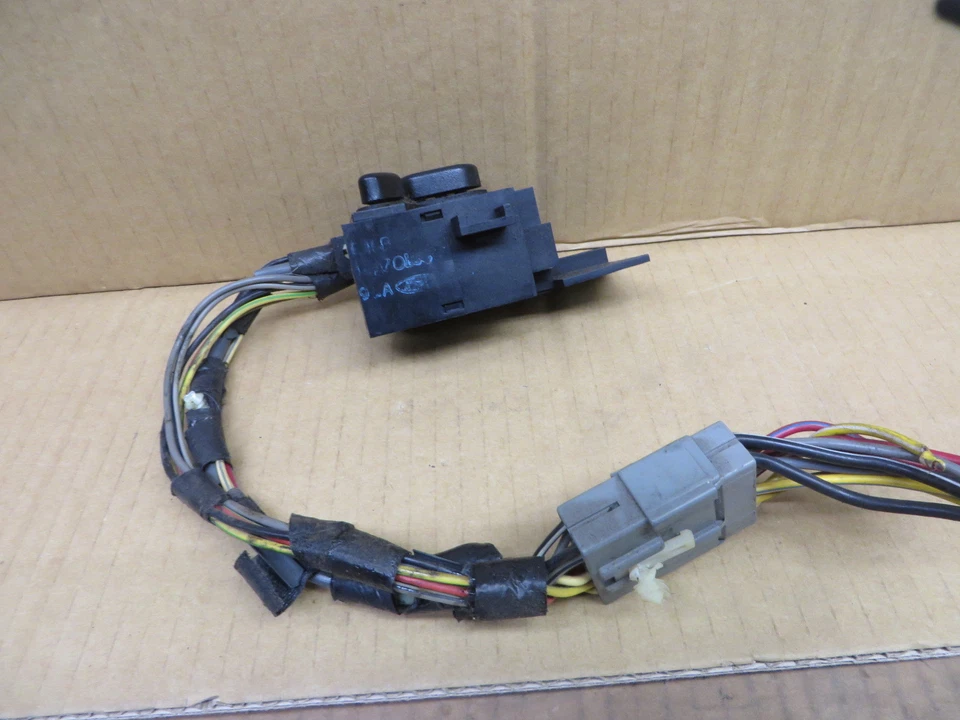 INTERRUPTOR ASIENTO ELÉCTRICO PASAJERO DERECHO LINCOLN MARK VII 84-92 1984-1992 con coletas OEM Foto 2 de 3