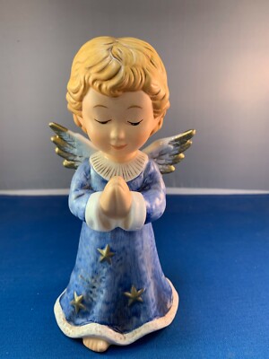 GOEBEL  WEIHACHT FIGURINE  --  PRAYING ANGEL