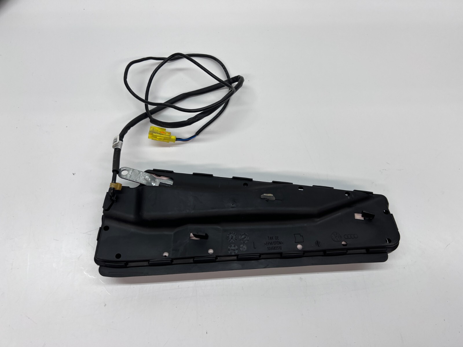 LAMBORGHINI AVENTADOR FRONT LEFT DRIVER SIDE SAFETY SEAT UNIT OEM 8F0880241B