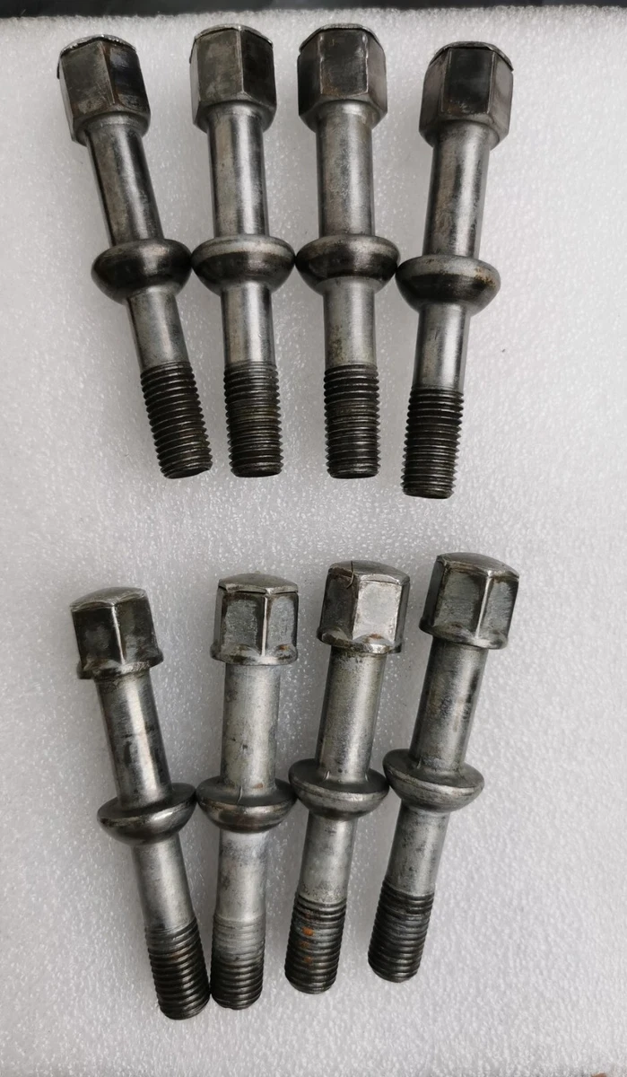 Genuine Mercedes Benz W126 (Pre-owned) Wheel Bolts 1264000070 