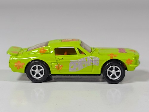 Racing Champions 68 Ford Mustang Daphne Scooby Doo Car 3" Diecast Scale Model - Picture 6 of 9